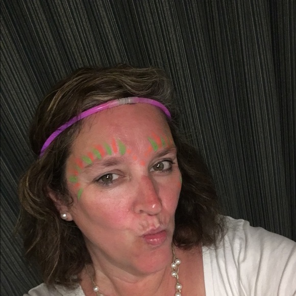 Meet your Posher, Sheila - Picture 2 of 2